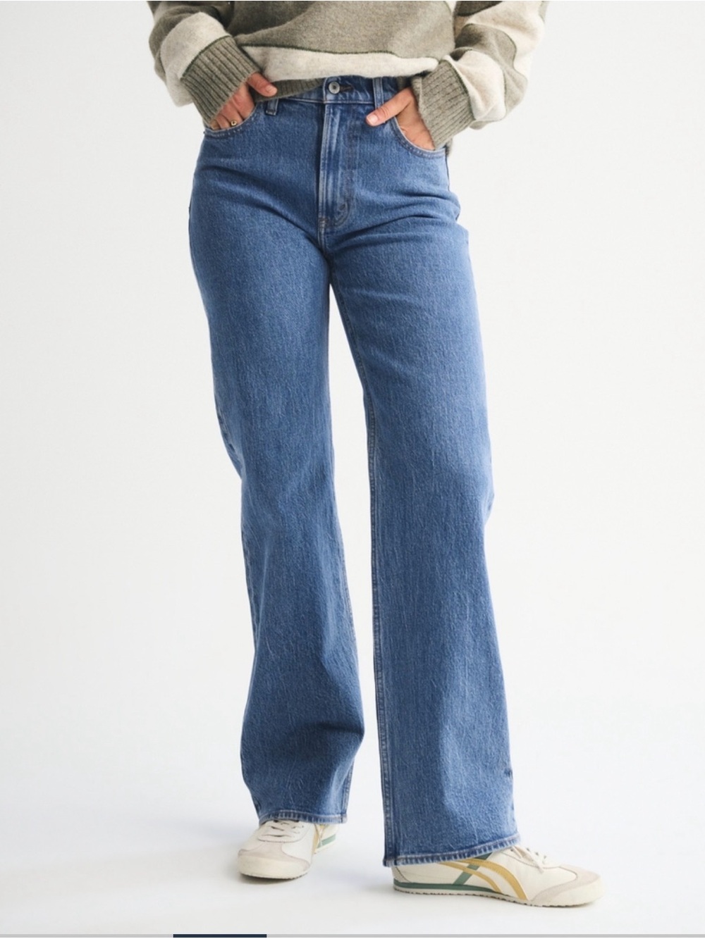 Abercrombie & Fitch High-Rise Wide-Leg Jeans in Blue Wash